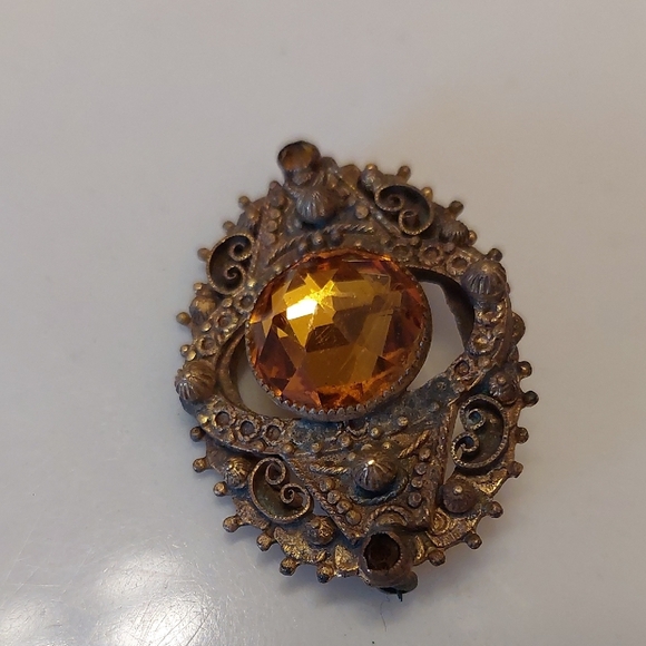Antique Scrollwork Filigree Topaz Honey Faceted Glass Gold Brooch Pin - Picture 4 of 16